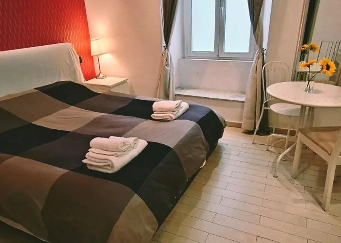 Romance Cosimato Trastevere Rome